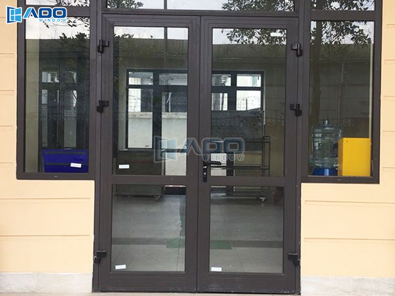 Top 10 mẫu cửa đi nhôm kính chất lượng