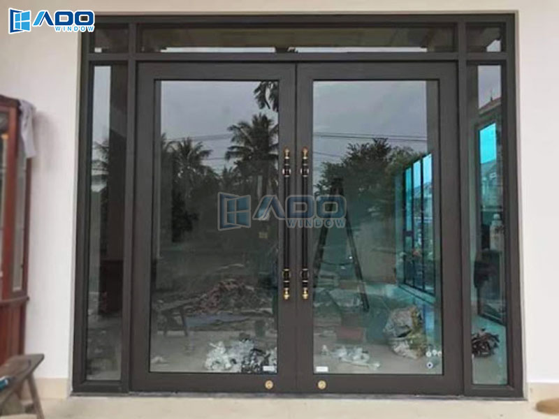 Top 10 mẫu cửa đi nhôm kính chất lượng